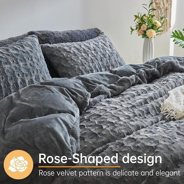 Ultra Soft & Warm Fleece Bedding Set 3 Pieces with 1 Comforter & 2 Pillow Shams for Winter, Grey - Image 5