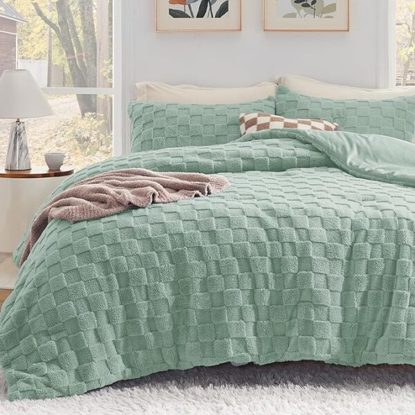 Bedsure Fluffy Queen Comforter Set, Sage Green Sherpa Fleece Bedding Comforter Set - Image 2